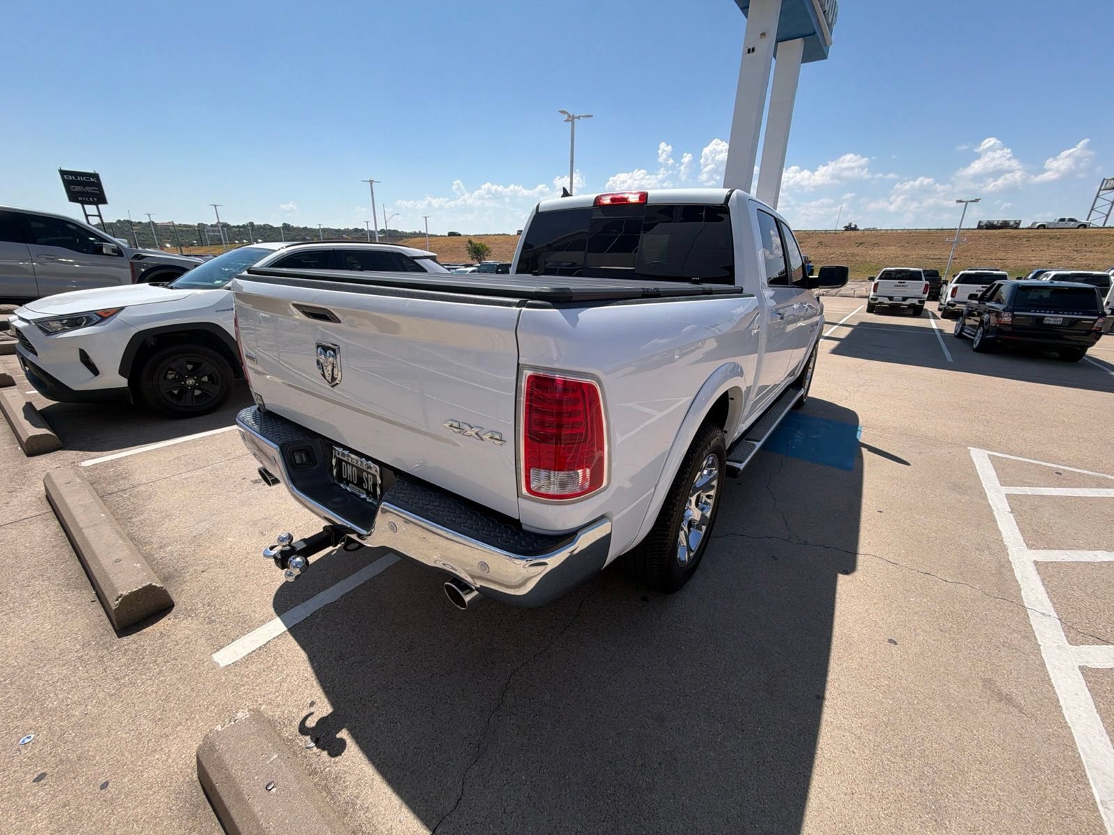 Used 2017 RAM 1500 Laramie w/ Convenience Group AWD/4WD image 6