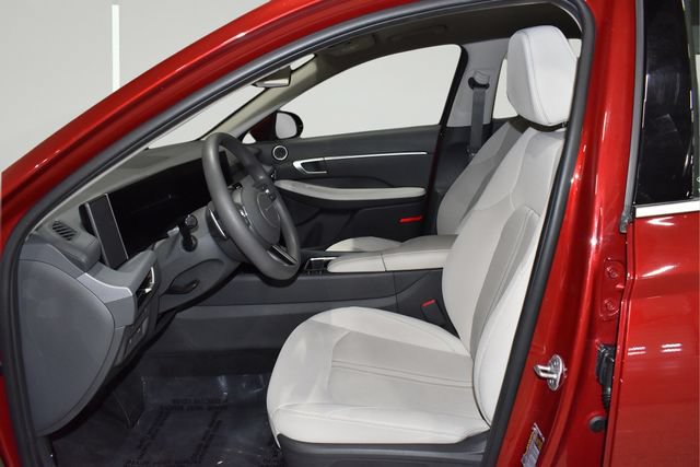 Used 2025 Hyundai Sonata SEL FWD image 26