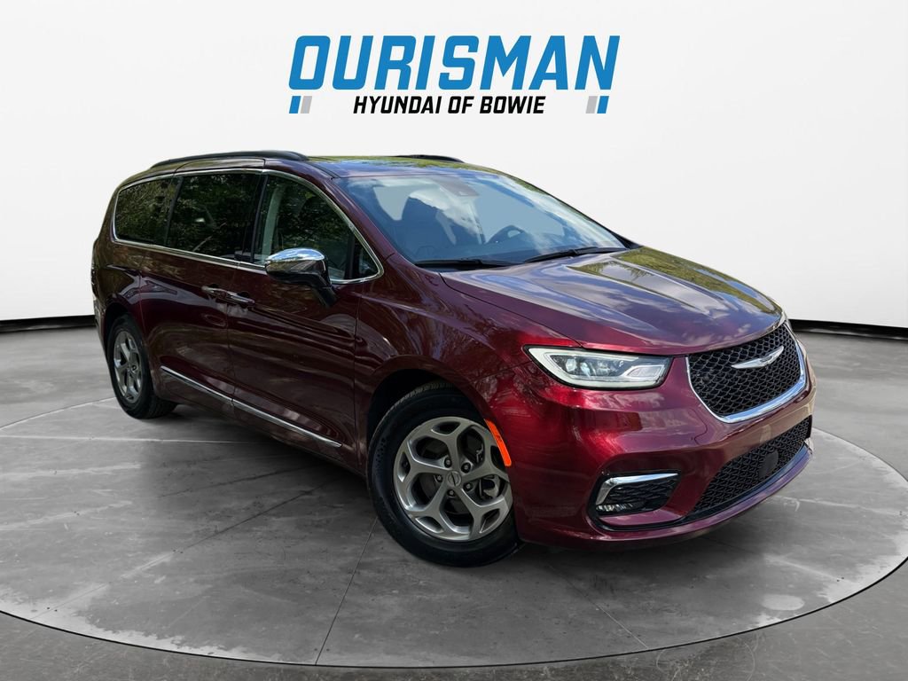 Used 2023 Chrysler Pacifica Limited image 1
