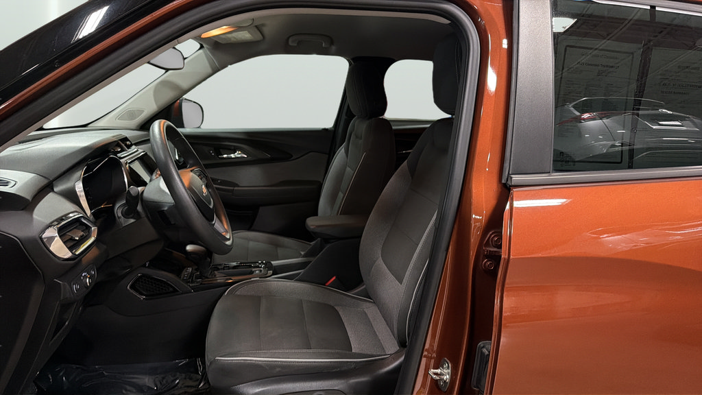 Used 2021 Chevrolet TrailBlazer LT w/ Convenience Package AWD/4WD image 23