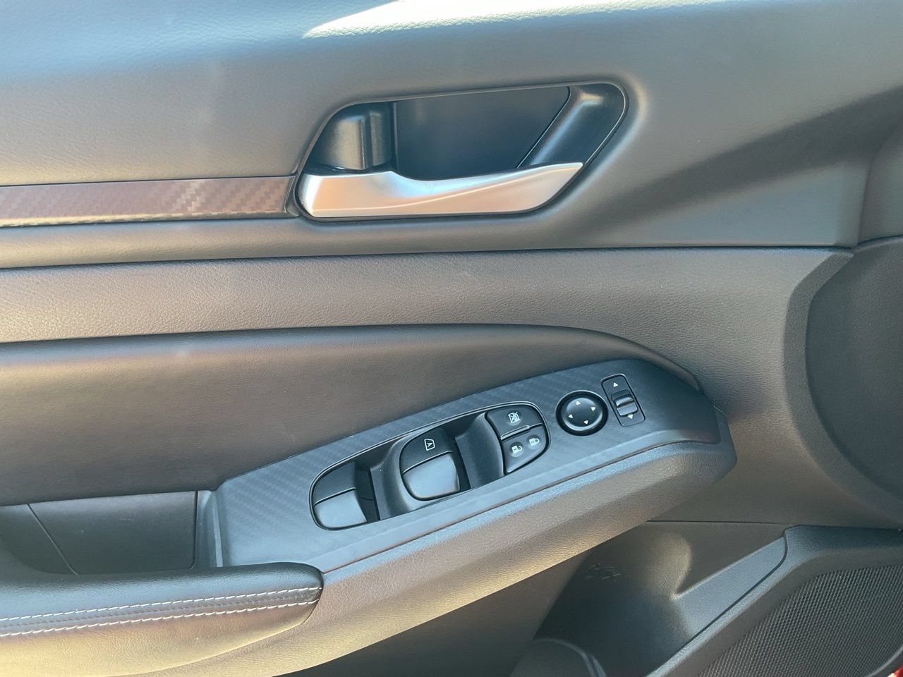 Used 2025 Nissan Altima 2.5 SV FWD image 20