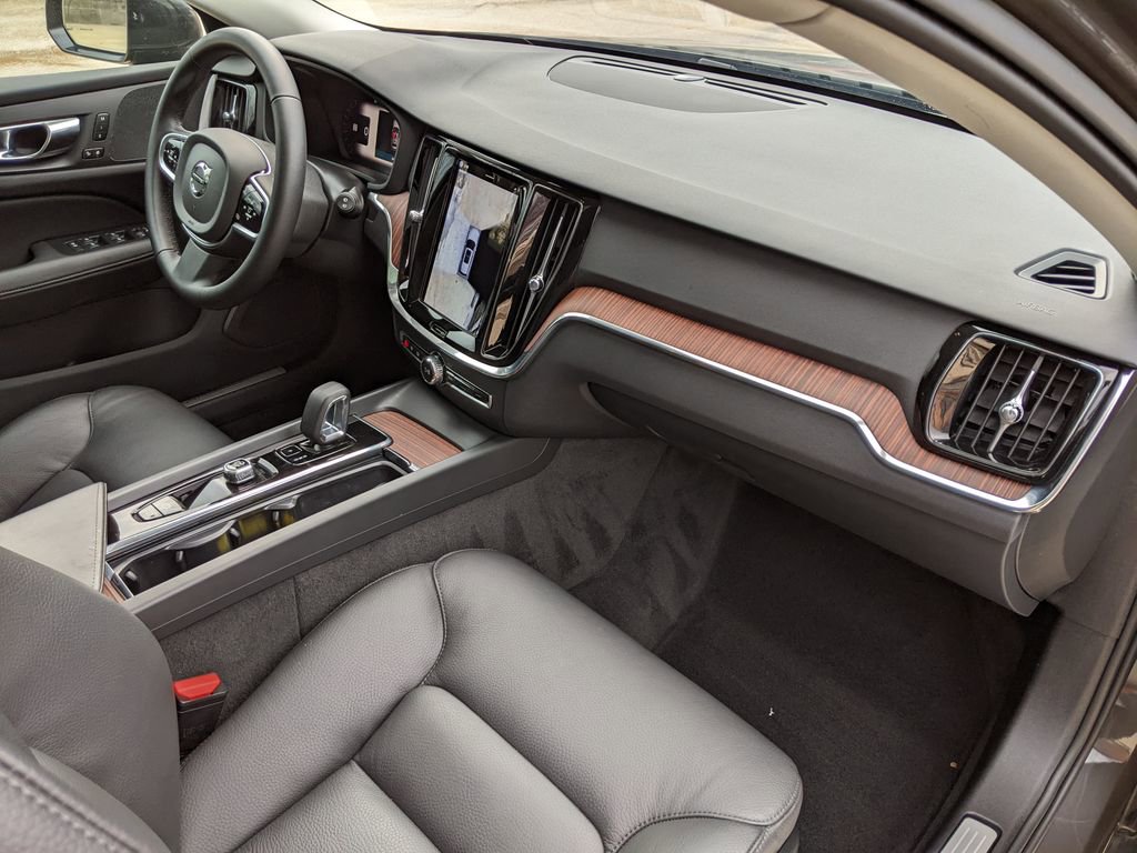 Certified 2025 Volvo V60 B5 Cross Country Plus image 21