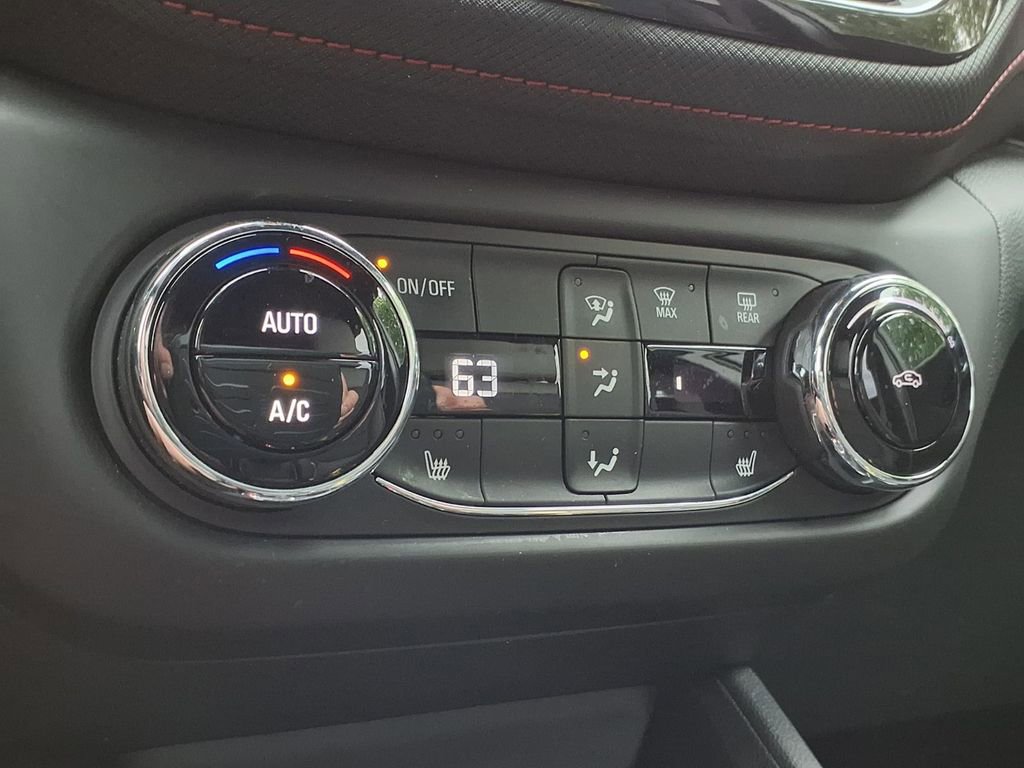 Used 2023 Chevrolet TrailBlazer RS w/ Convenience Package AWD/4WD image 9