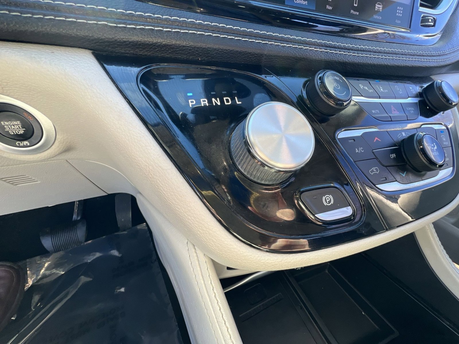 Used 2022 Chrysler Pacifica Limited image 22