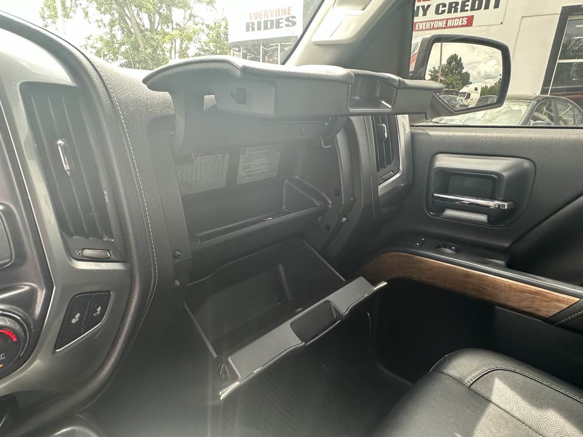 Used 2015 Chevrolet Silverado 1500 LTZ RWD image 19