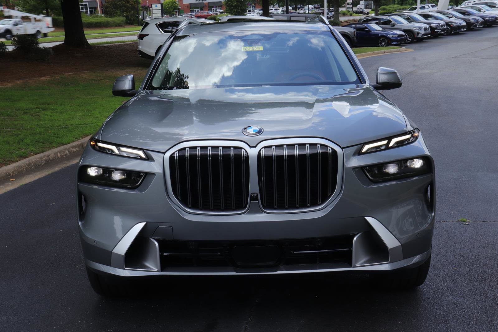 New 2026 BMW X7 xDrive40i w/ Premium Package image 3