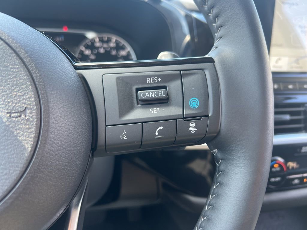 Used 2025 Nissan Pathfinder SL w/ SL Premium Package image 18