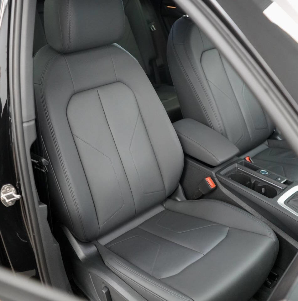 Used 2024 Audi Q3 2.0T Premium Plus w/ Premium Plus Package image 64