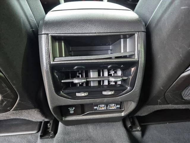 Used 2023 Jeep Grand Cherokee Altitude AWD/4WD image 16