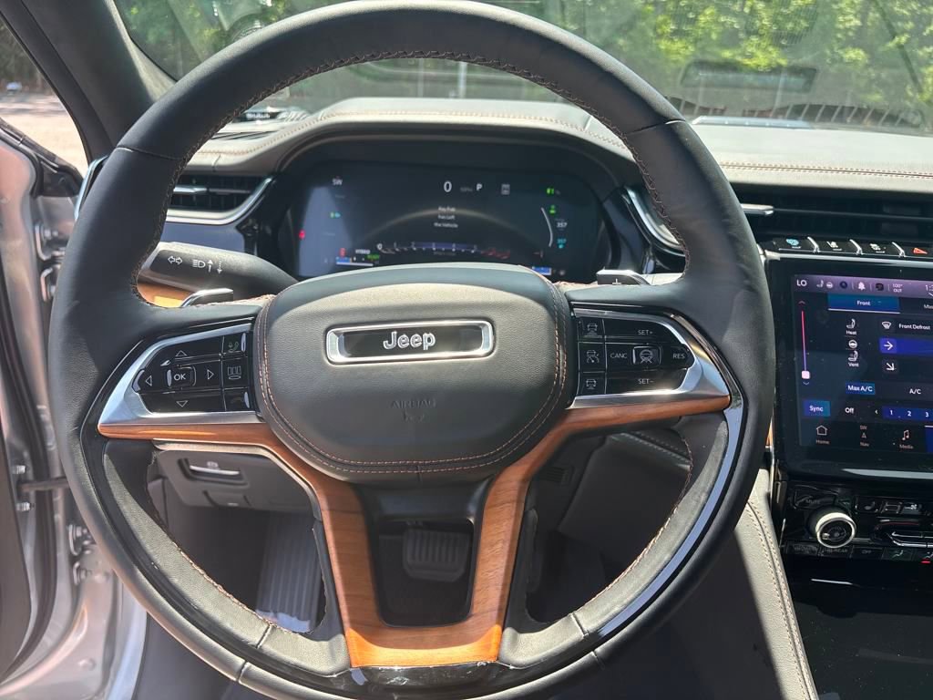 New 2024 Jeep Grand Cherokee Summit AWD/4WD image 24