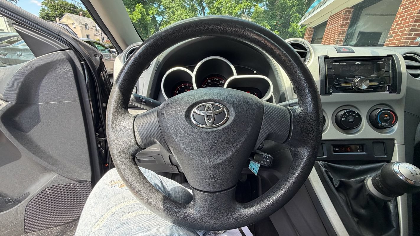 Used 2009 Toyota Matrix FWD image 12
