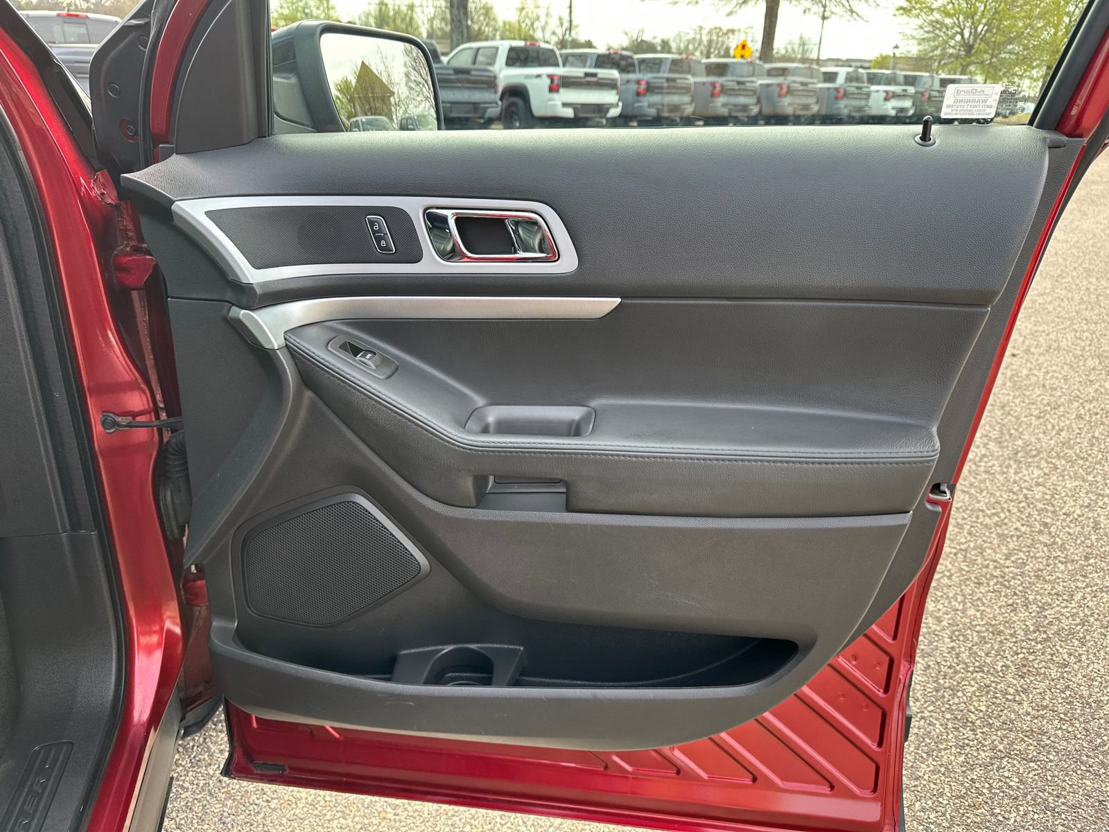 Used 2014 Ford Explorer XLT w/ Equipment Group 202A image 12