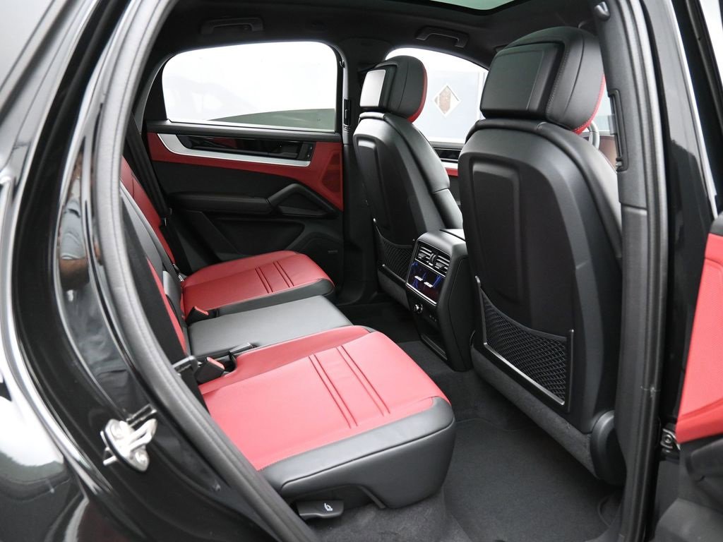 New 2026 Porsche Cayenne Coupe image 28
