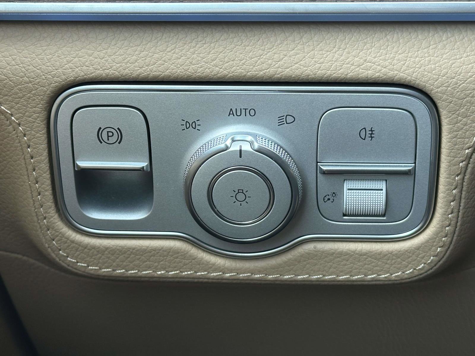 New 2026 Mercedes-Benz GLS 450 4MATIC image 18