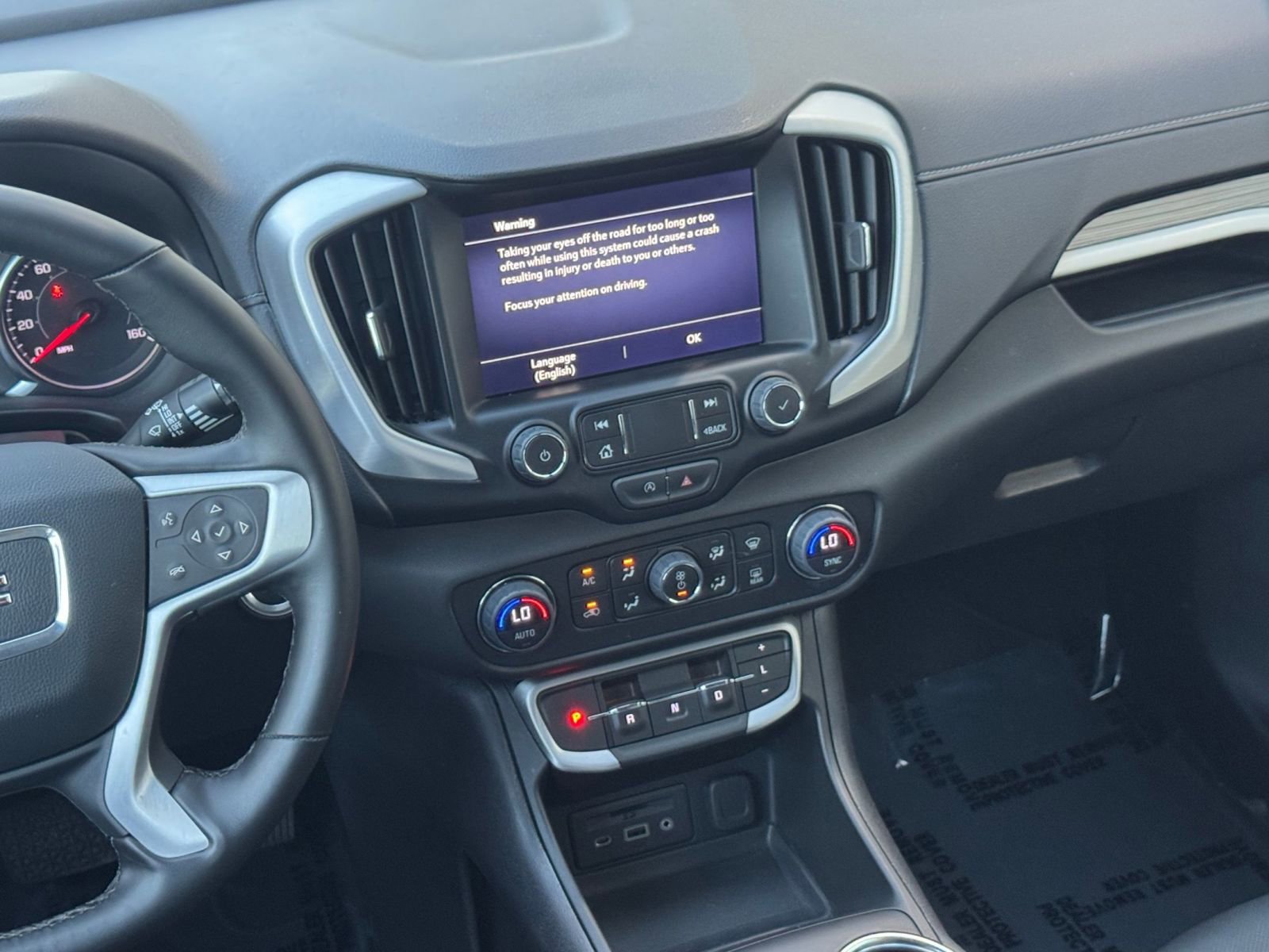 Used 2024 GMC Terrain SLT image 20