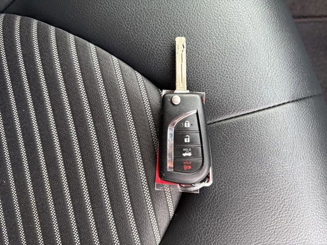 Used 2024 Toyota Camry SE image 5