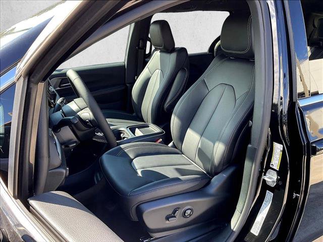 New 2027 Chrysler Pacifica LX FWD image 9