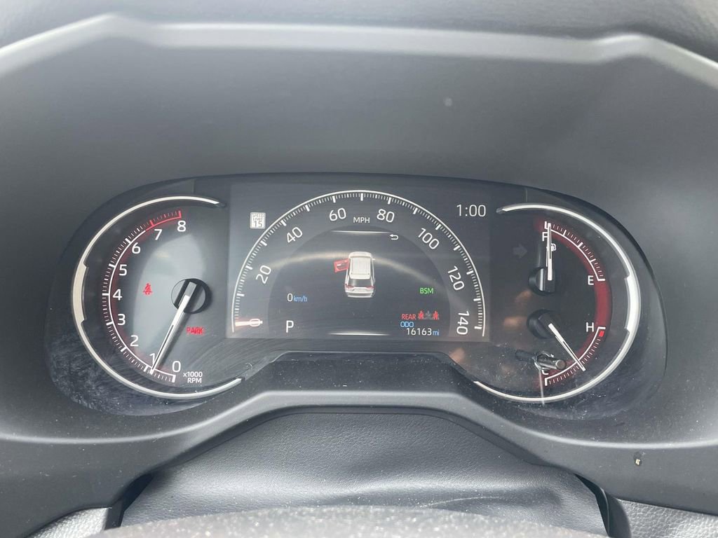 Used 2025 Toyota RAV4 XLE image 29