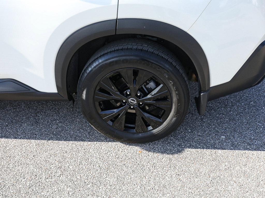 Used 2023 Nissan Rogue SV w/ SV Premium B Package image 4