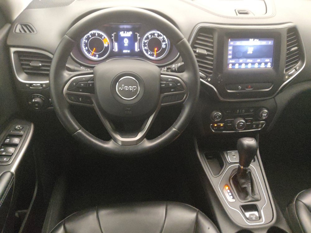 Used 2019 Jeep Cherokee Latitude Plus FWD image 22
