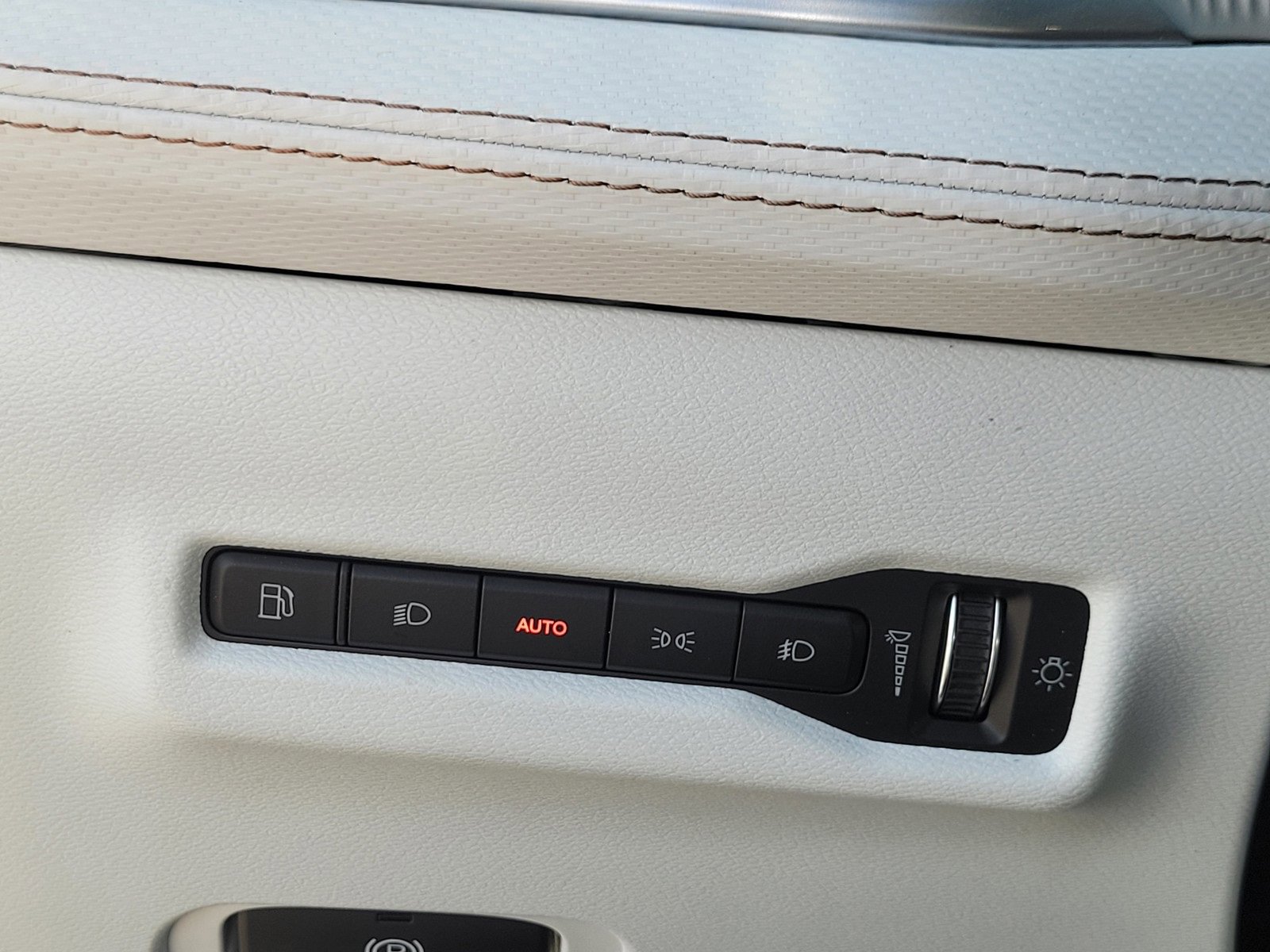 New 2026 Jeep Cherokee Limited image 23