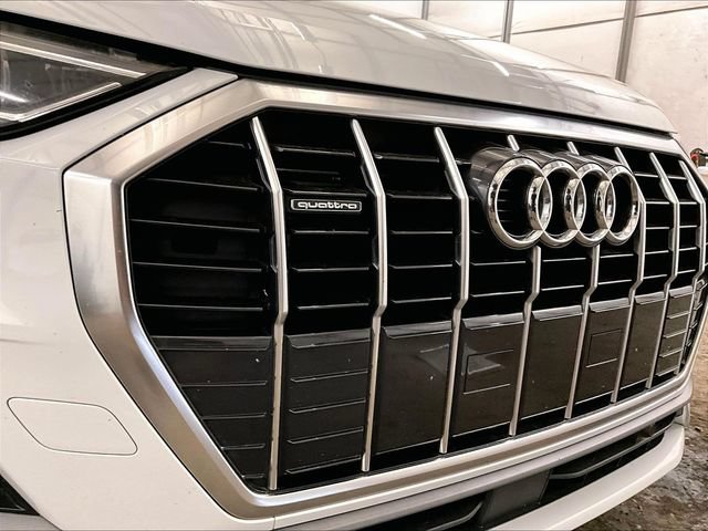 Used 2020 Audi Q3 2.0T Premium Plus w/ Premium Plus Package AWD/4WD image 29