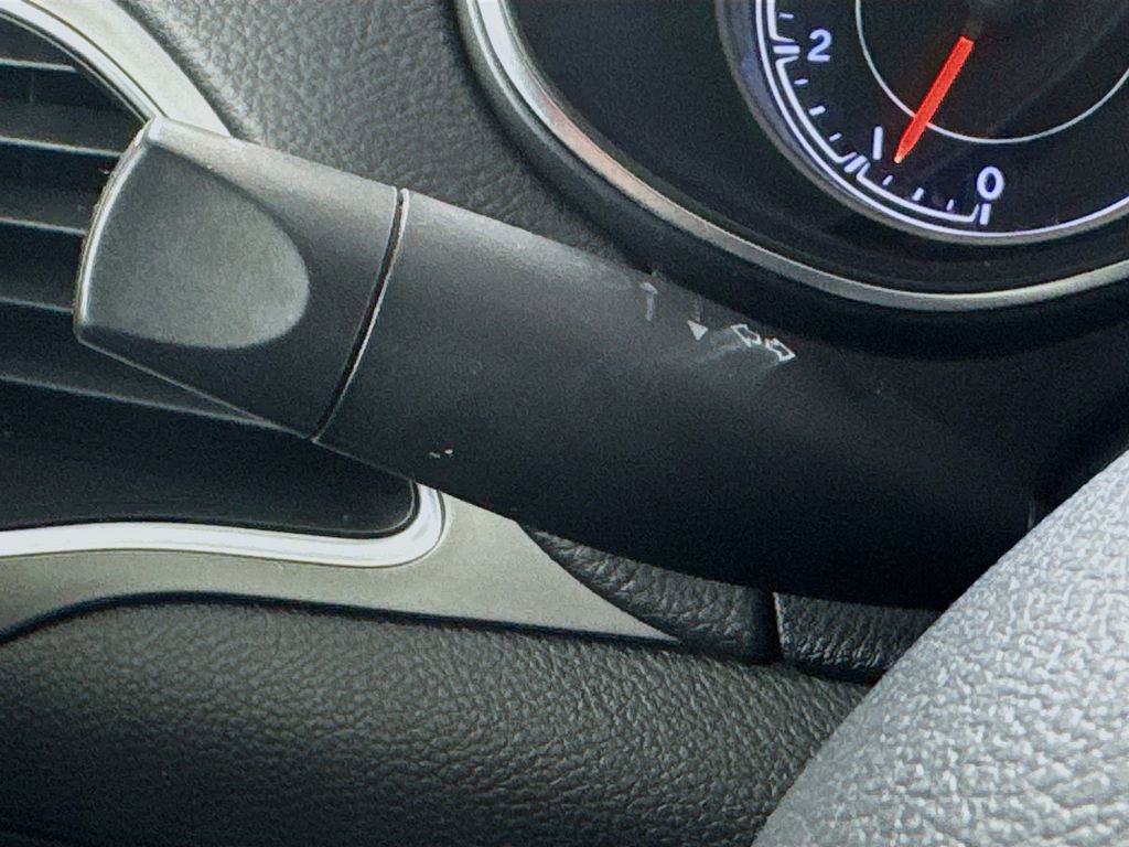 Used 2019 Jeep Cherokee Latitude Plus image 12