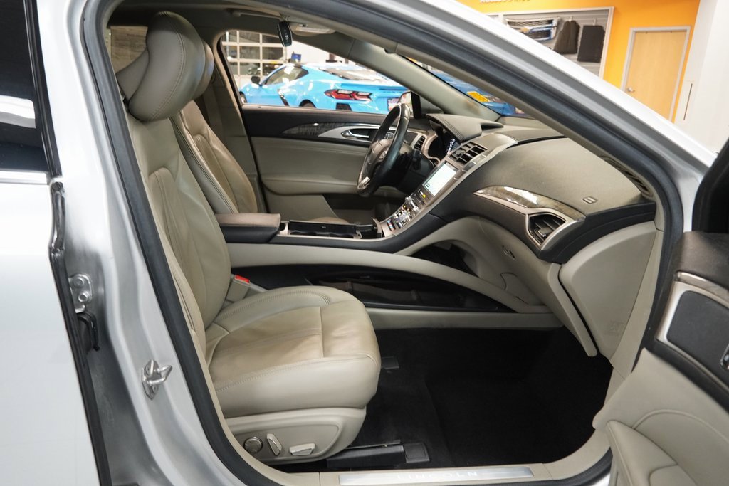 Used 2017 Lincoln MKZ Reserve w/ Climate Package image 28