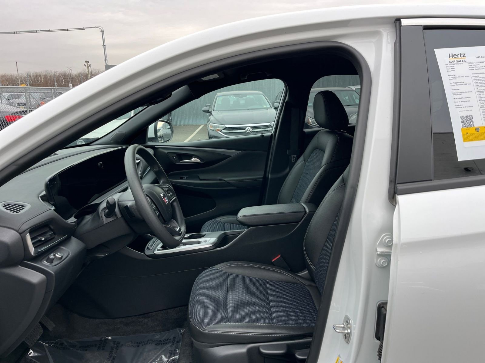 Used 2025 Buick Envista Preferred image 27