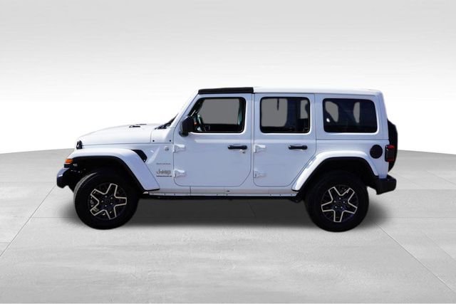 Used 2024 Jeep Wrangler Sahara image 9