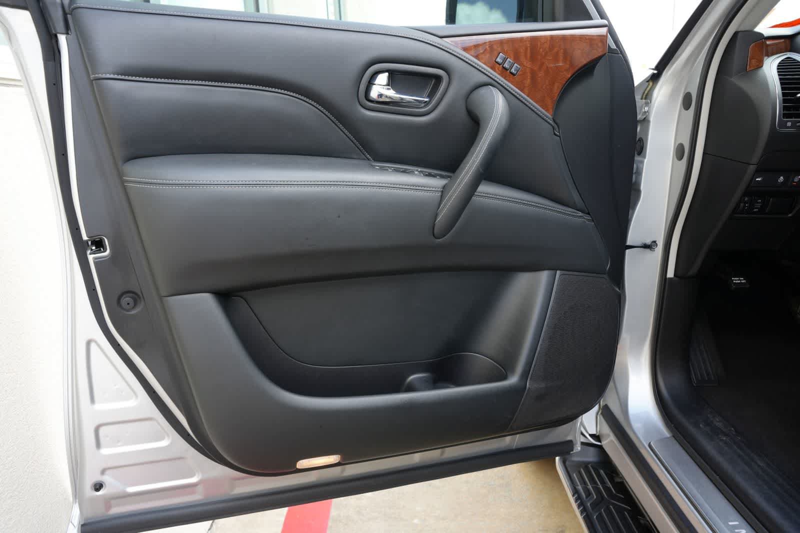 Used 2019 INFINITI QX80 Luxe w/ 22" Wheel Package RWD image 18