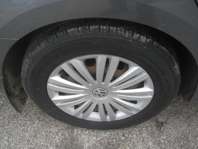 Used 2015 Volkswagen Passat 1.8T S image 23