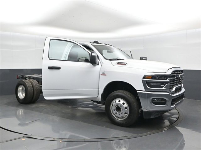 New 2026 RAM 3500 Tradesman w/ Chrome Appearance Group image 38