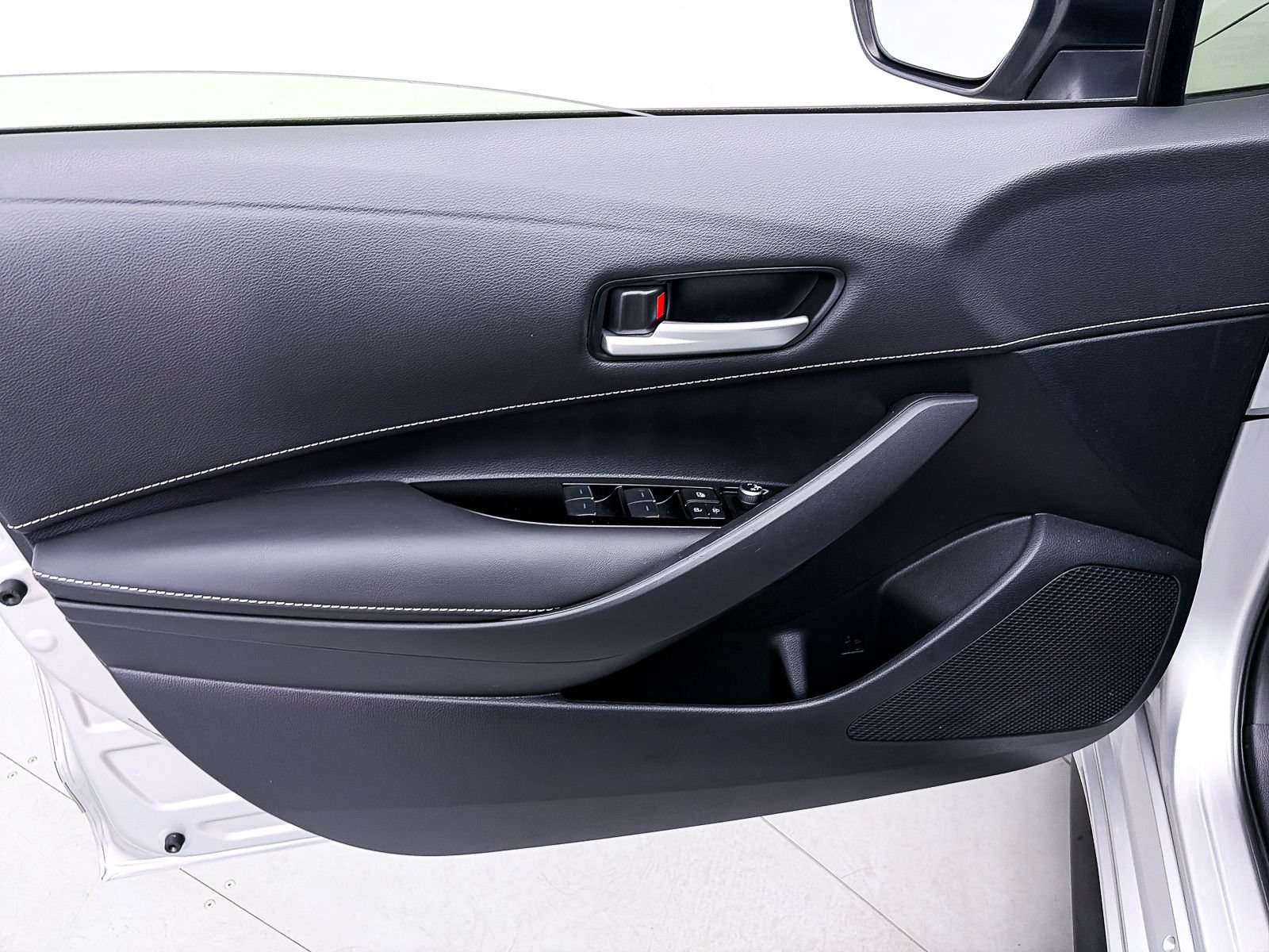 Used 2021 Toyota Corolla SE FWD image 15