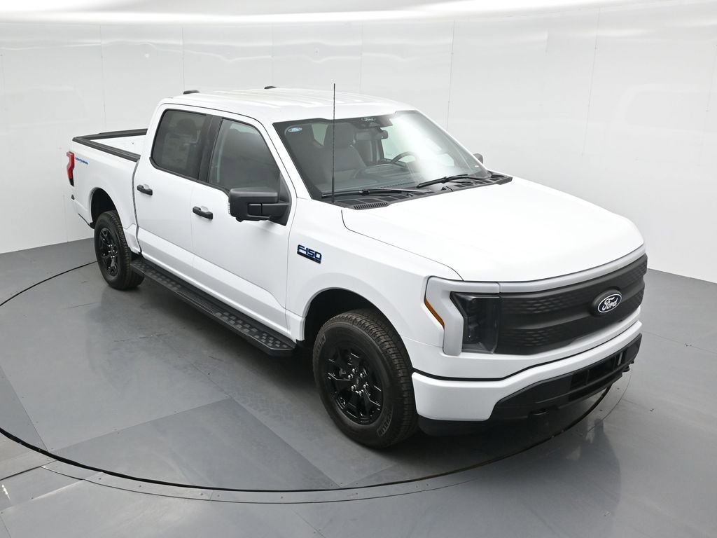 New 2025 Ford F150 Lightning XLT image 39