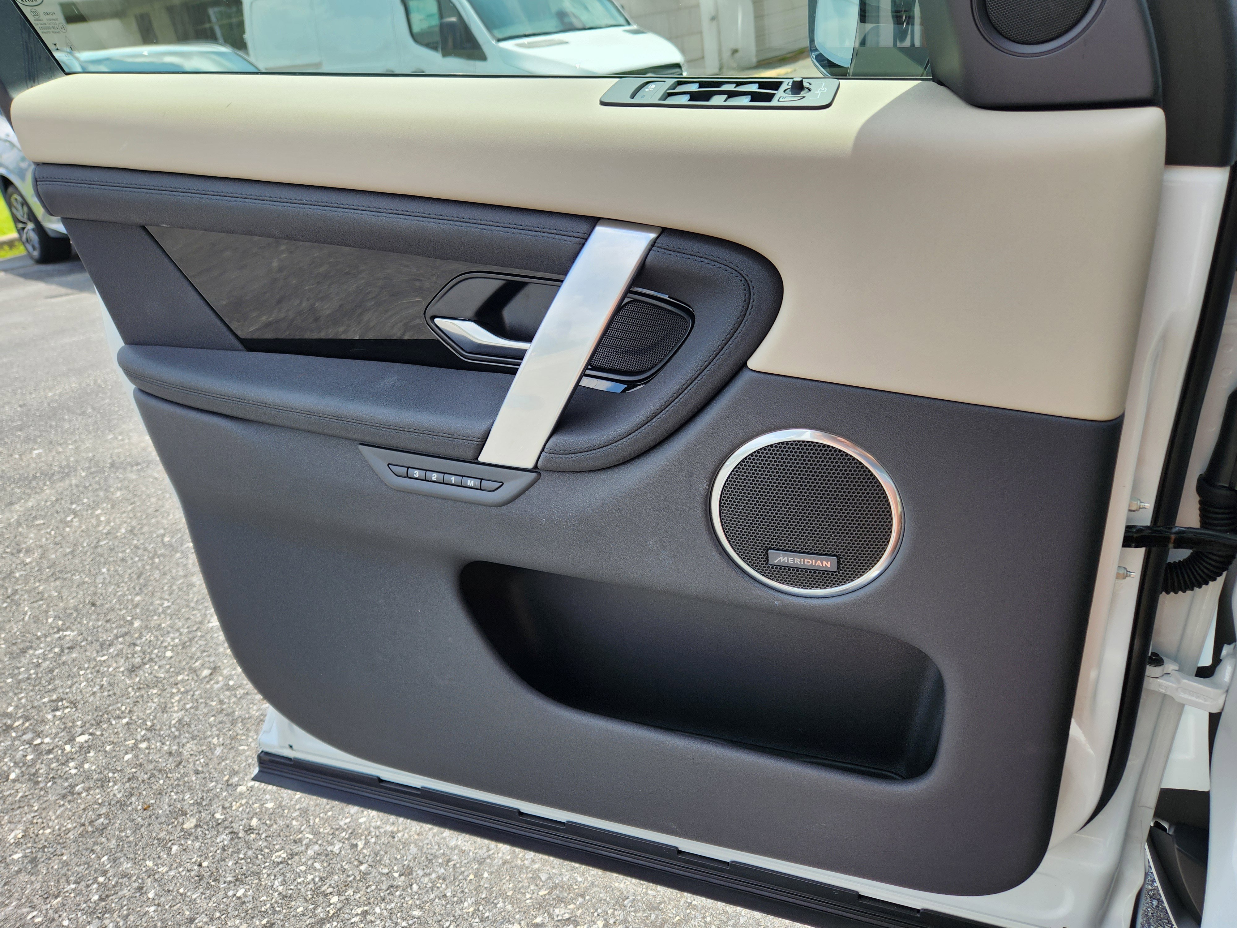 Certified 2025 Land Rover Discovery Sport S image 22