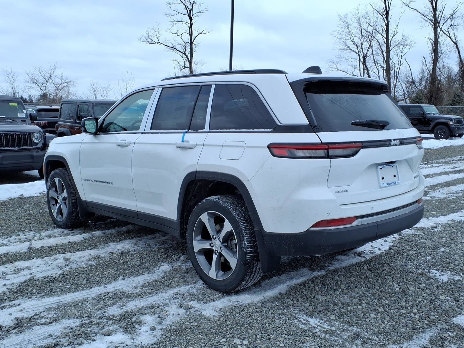 New 2026 Jeep Grand Cherokee Limited AWD/4WD image 3