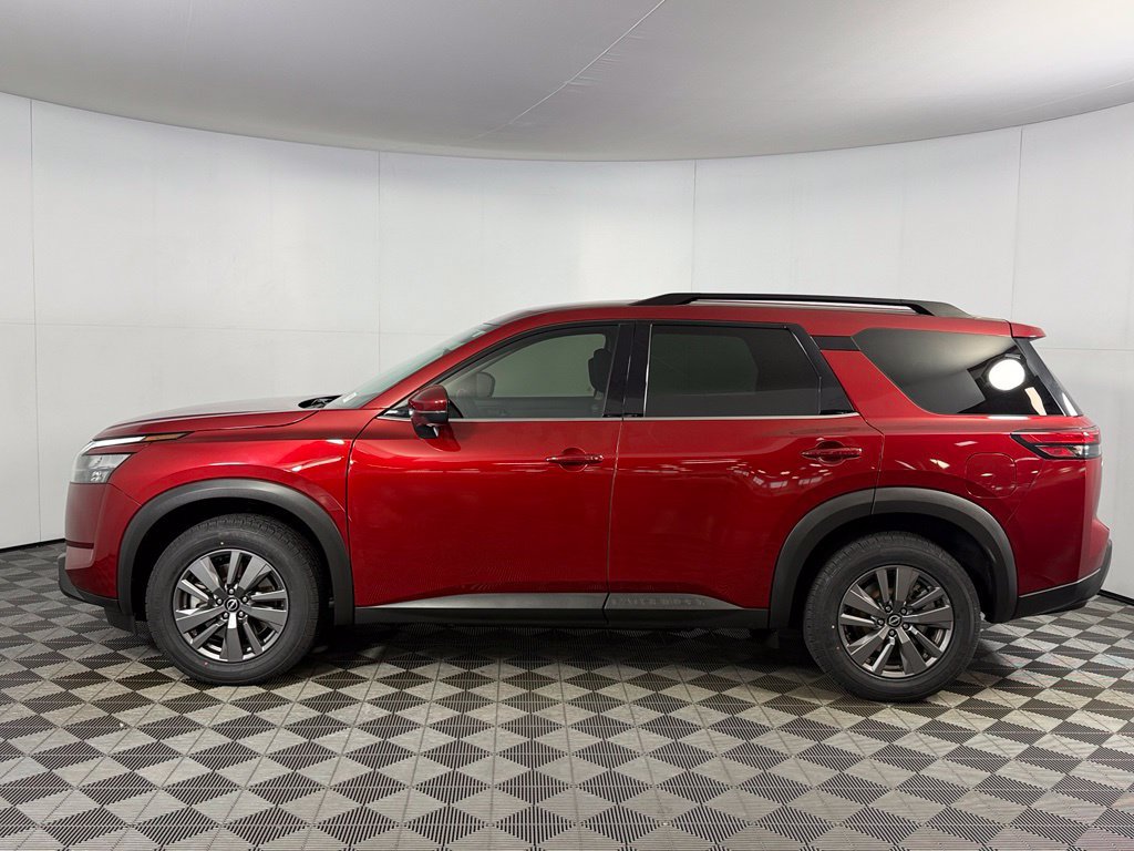 Used 2024 Nissan Pathfinder SV FWD image 11