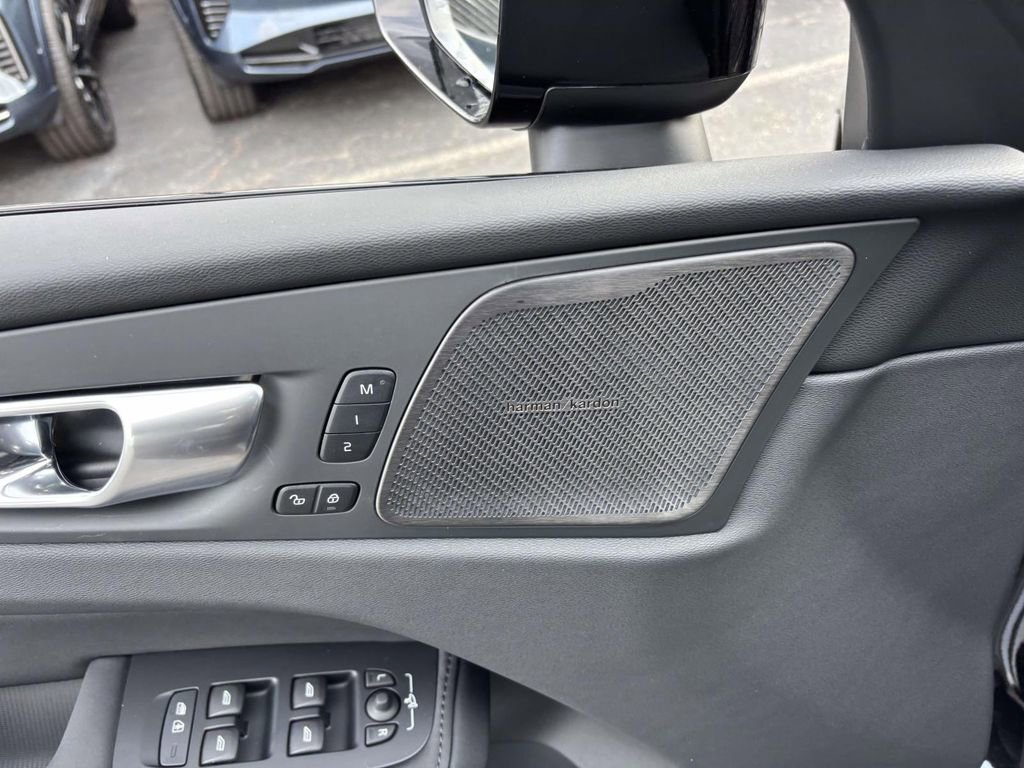 New 2026 Volvo XC60 T8 Ultra w/ Protection Package Premier image 12