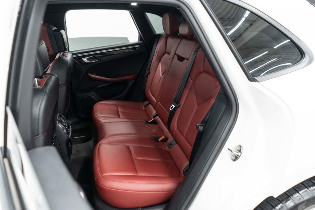 Used 2023 Porsche Macan image 15