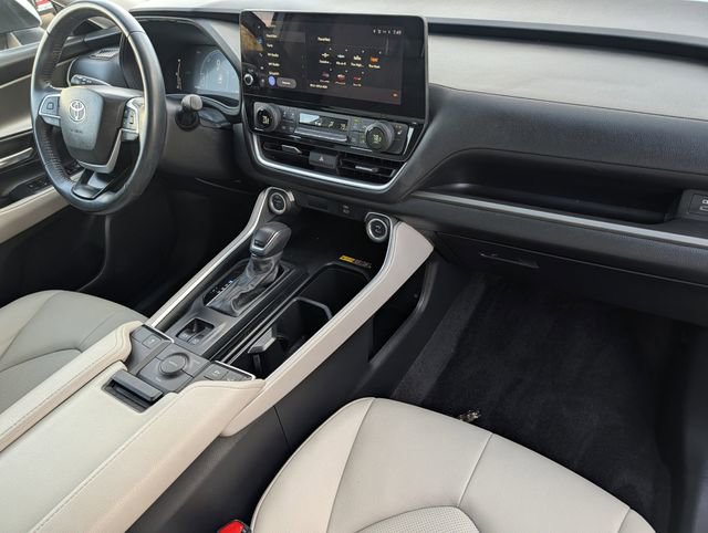 Used 2024 Toyota Grand Highlander XLE image 35