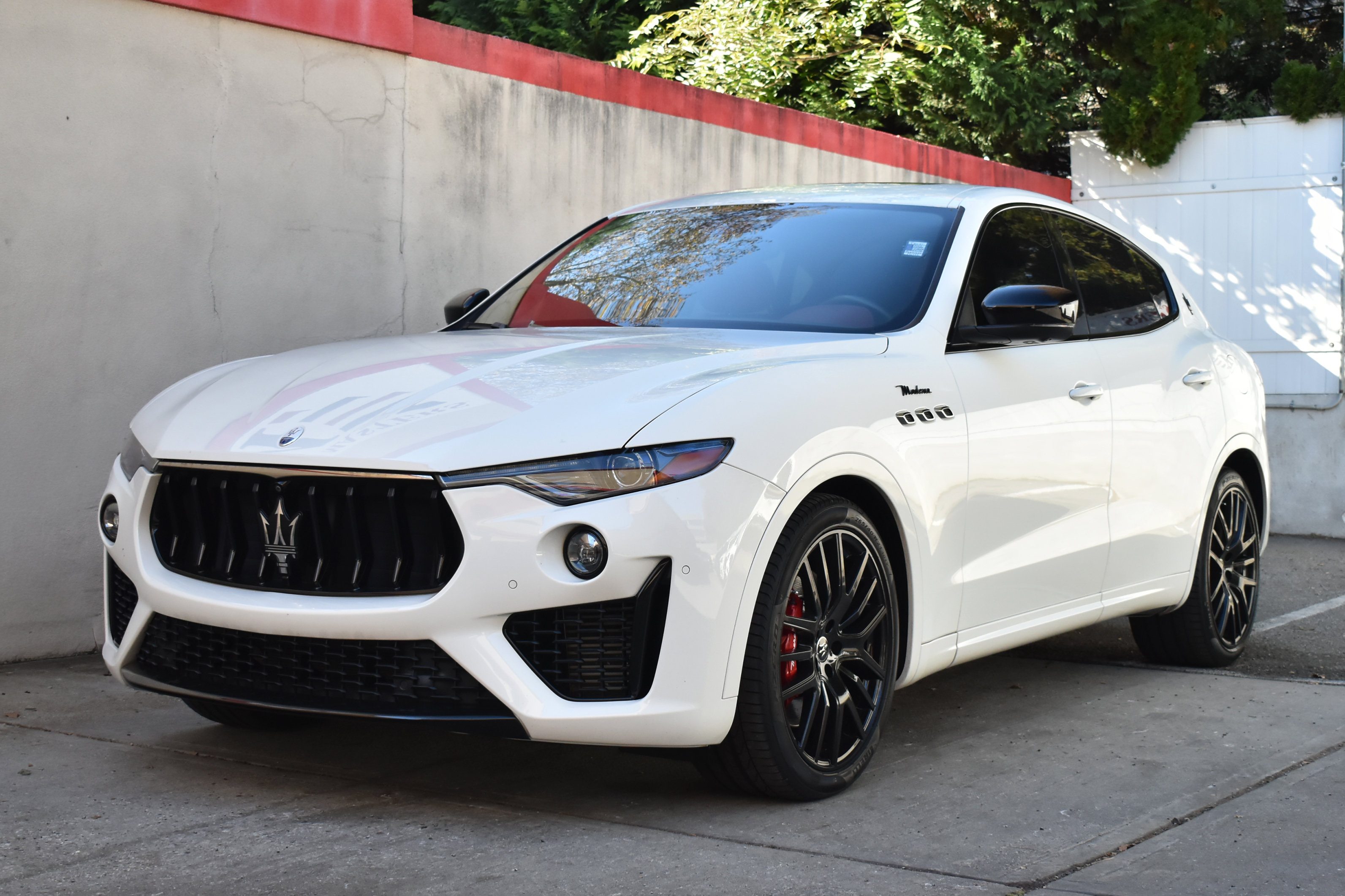 Used 2023 Maserati Levante Modena AWD/4WD image 3