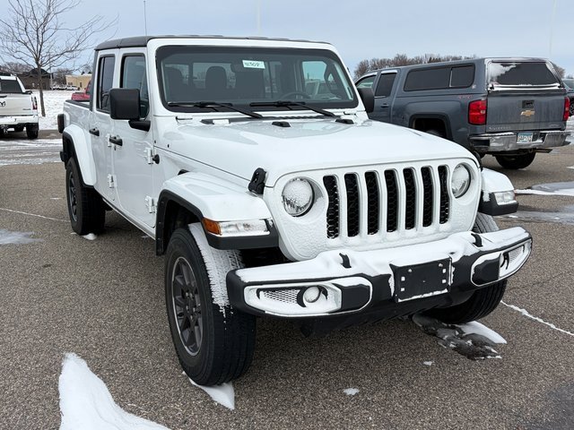 Used 2023 Jeep Gladiator Overland image 3