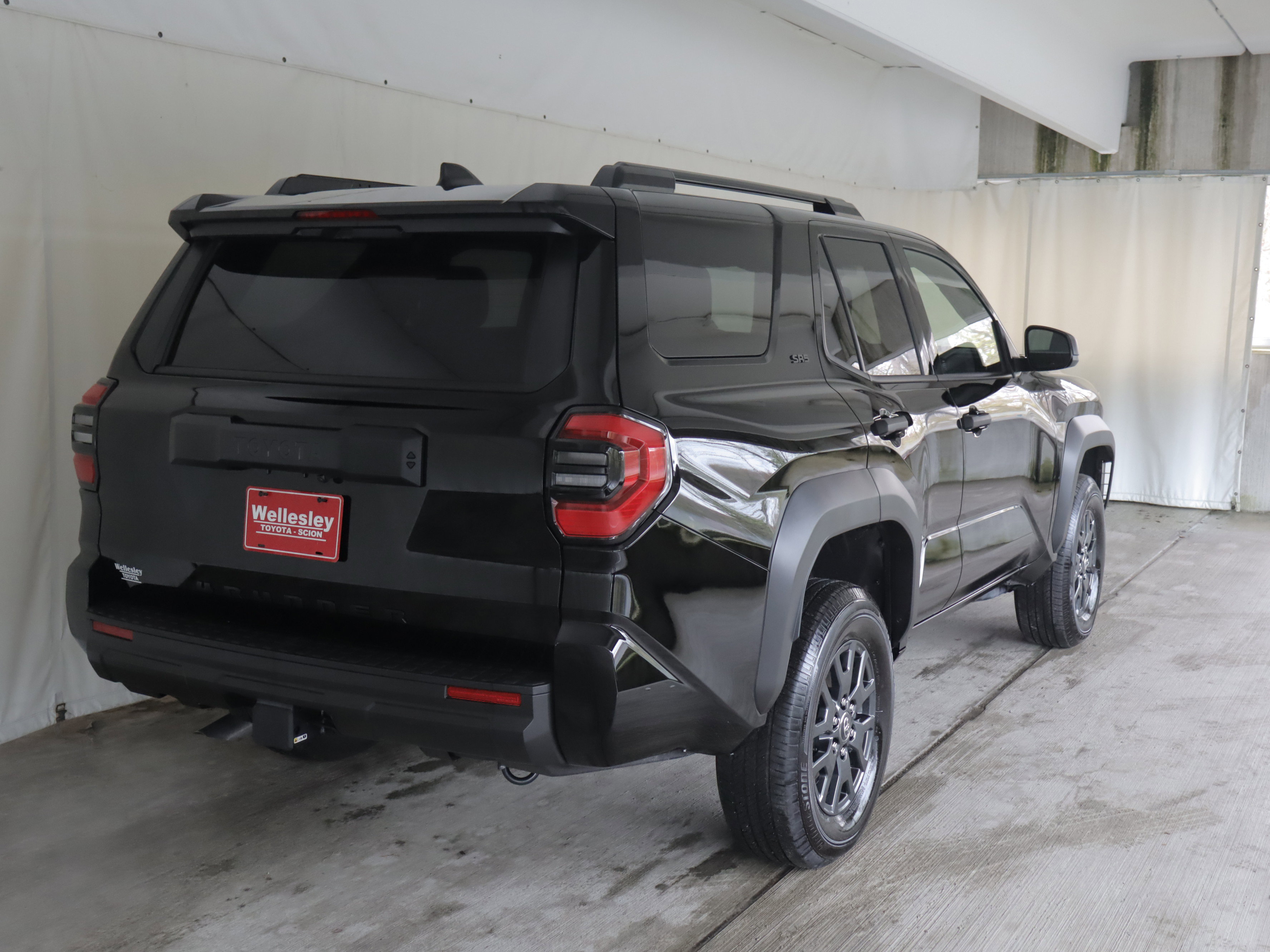Used 2025 Toyota 4Runner SR5 AWD/4WD image 6