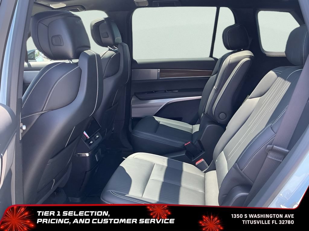 Used 2026 Cadillac Vistiq Sport w/ LPO, Floor Liner Package AWD/4WD image 28
