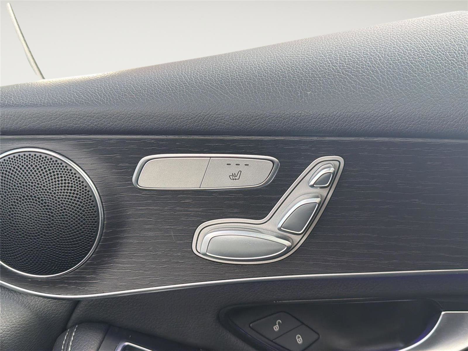 Used 2022 Mercedes-Benz GLC 300 4MATIC image 24