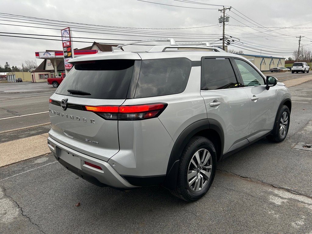 Used 2022 Nissan Pathfinder SL image 7