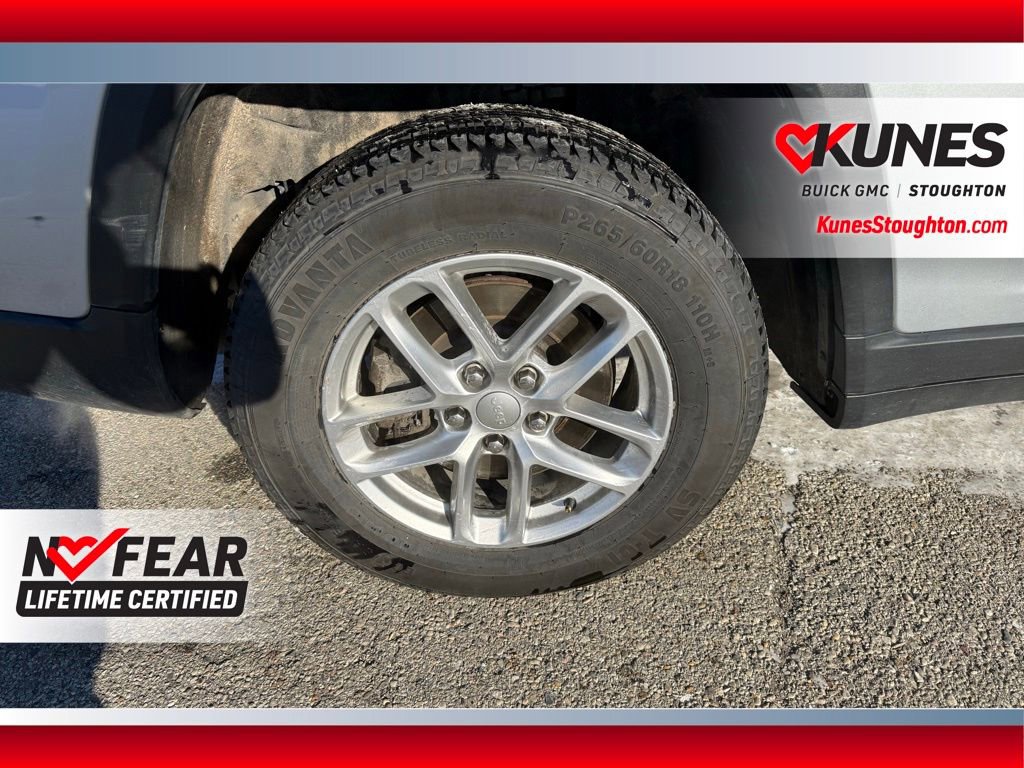 Used 2023 Jeep Grand Cherokee L Laredo image 14