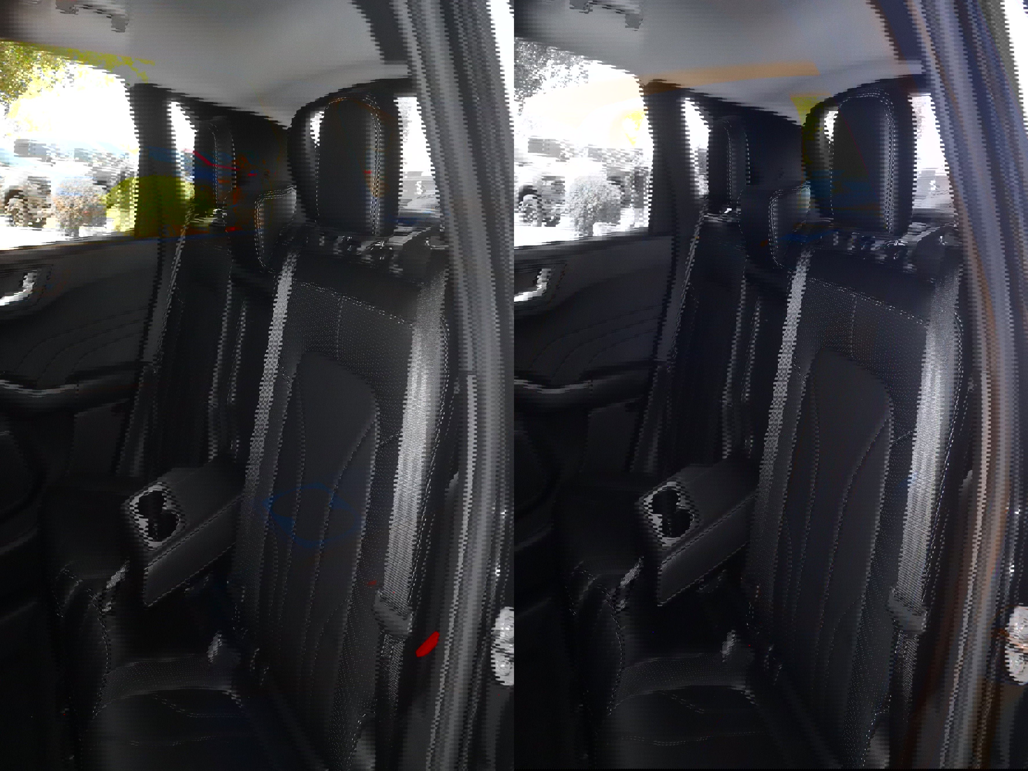 New 2025 Ford Escape SE w/ PHEV Premium Package image 36