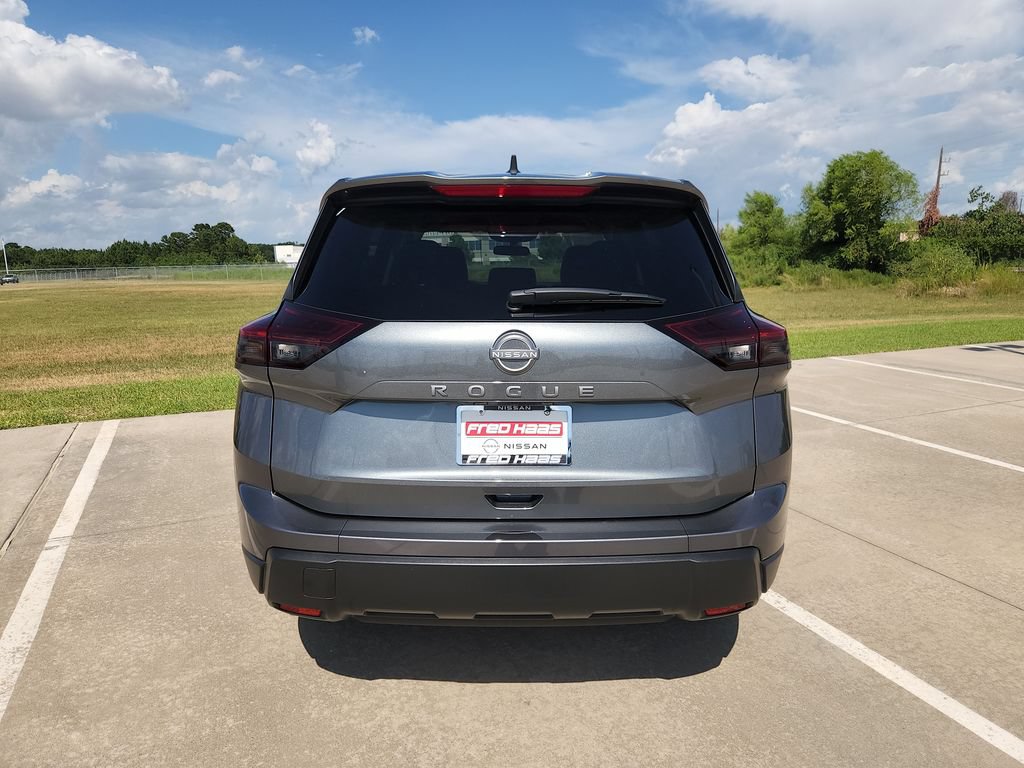 Used 2026 Nissan Rogue SV FWD image 6